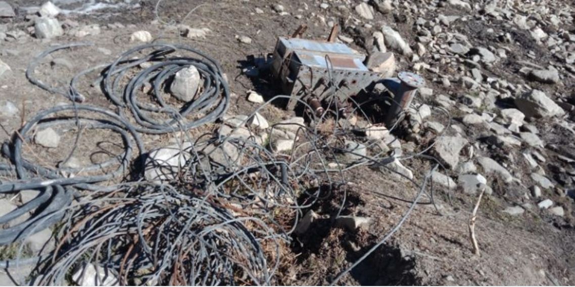 पहुँचको भरमा ठेक्का लिँदै, अलपत्र पार्दै  